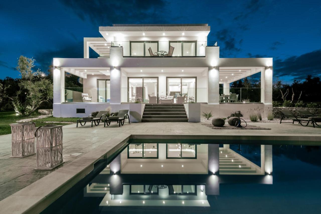 Valentino Luxury Villa Plános المظهر الخارجي الصورة
